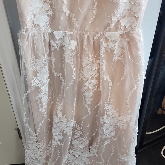 NWT Ivory Floral Embroidered Mesh Maternity Evening Gown - Picture 6 of 9